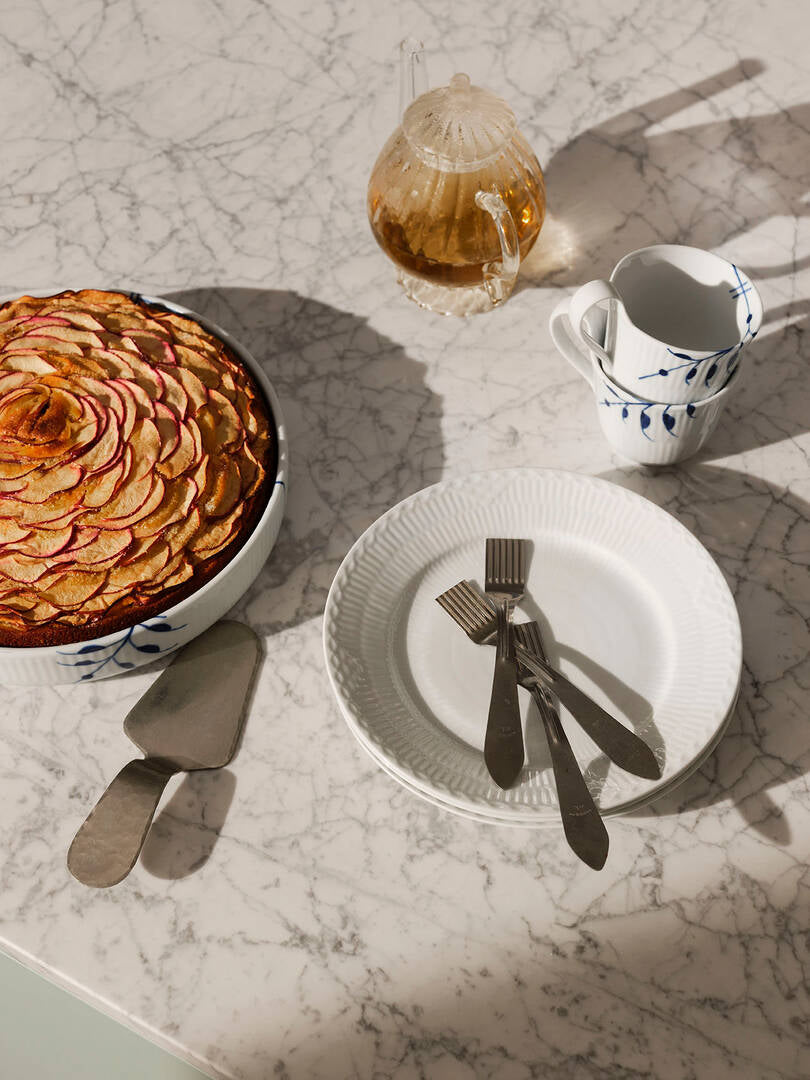 Hvid Riflet Halvblonde tallerken - Ø19 cm.